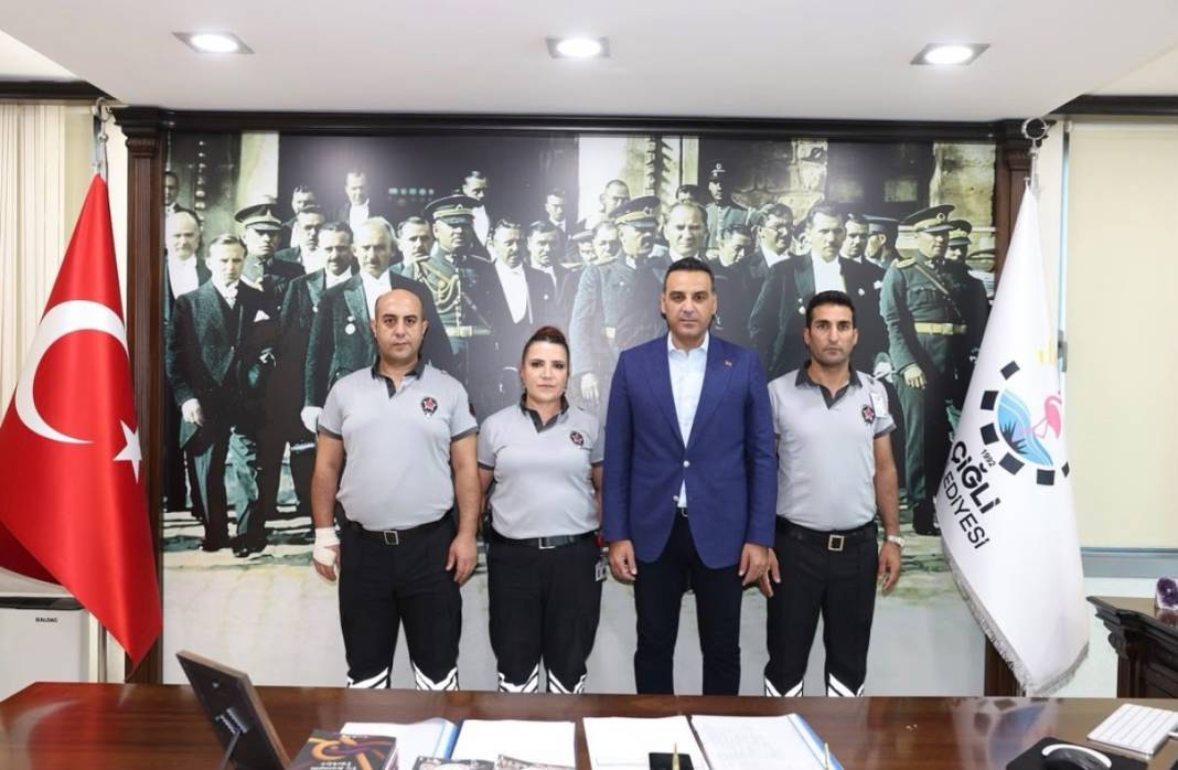 Belediye başkanının aracı kurşunlandı! Korkunç olay 3